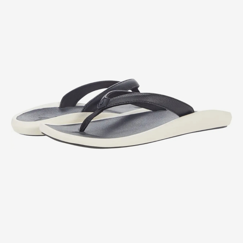 NWT. Olukai Pi'oe Sandal